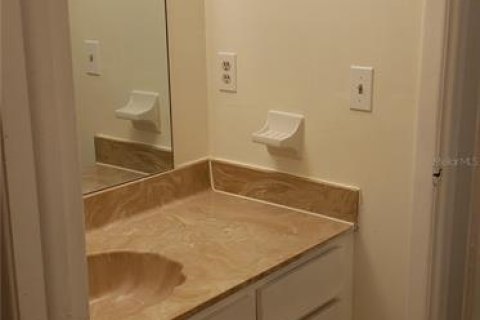House in Tampa, Florida 3 bedrooms, 130.71 sq.m. № 2277268 - photo 24