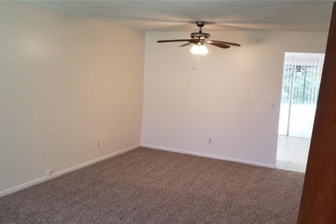 House in Tampa, Florida 3 bedrooms, 130.71 sq.m. № 2277268 - photo 4