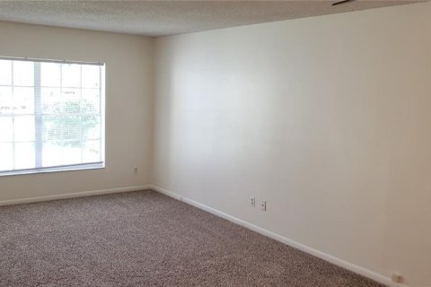 House in Tampa, Florida 3 bedrooms, 130.71 sq.m. № 2277268 - photo 14