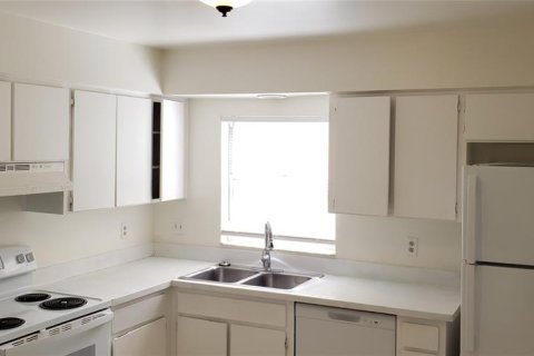 House in Tampa, Florida 3 bedrooms, 130.71 sq.m. № 2277268 - photo 9
