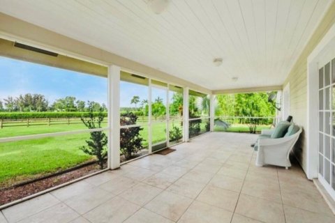 Villa ou maison à louer à Wellington, Floride: 6 chambres, 387.03 m2 № 1077407 - photo 1
