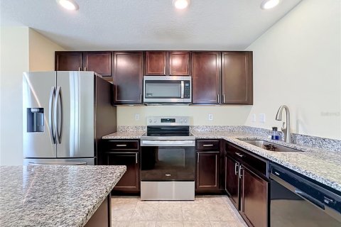 House in Wimauma, Florida 3 bedrooms, 141.58 sq.m. № 2231449 - photo 9