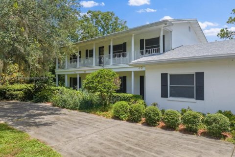 House in Vero Beach, Florida 4 bedrooms, 307.41 sq.m. № 1891040 - photo 2