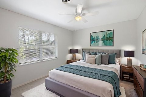 House in Vero Beach, Florida 4 bedrooms, 307.41 sq.m. № 1891040 - photo 5