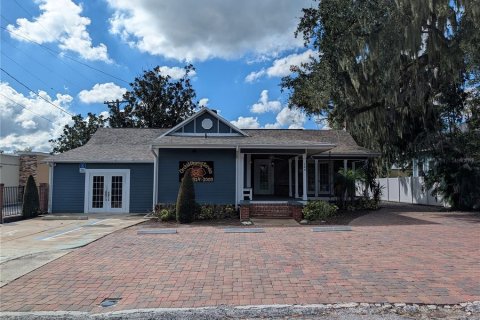Commercial property in Mulberry, Florida 197.7 sq.m. № 2418782