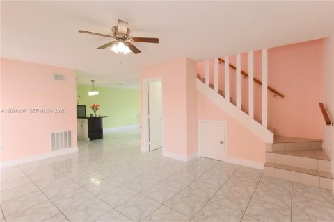 Casa en venta en Sweetwater, Florida, 3 dormitorios, 129.32 m2 № 2178206 - foto 11