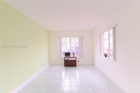 Casa en venta en Sweetwater, Florida, 3 dormitorios, 129.32 m2 № 2178206 - foto 6