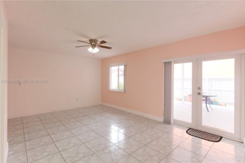Casa en venta en Sweetwater, Florida, 3 dormitorios, 129.32 m2 № 2178206 - foto 10