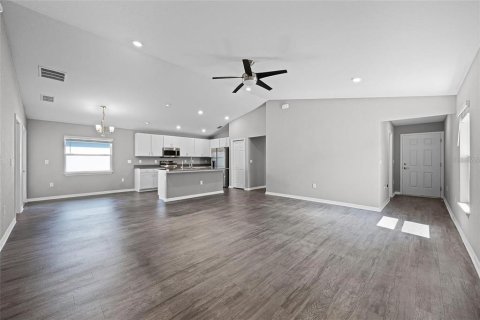 Casa en alquiler en Haines City, Florida, 3 dormitorios, 140.19 m2 № 1910281 - foto 3