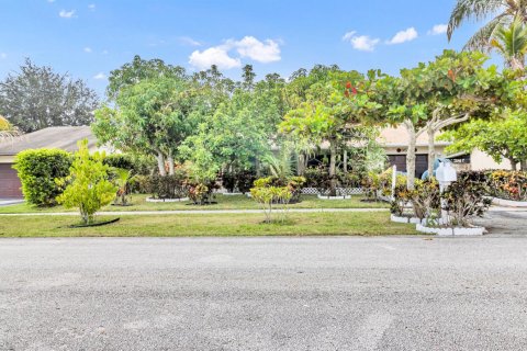 Villa ou maison à Boca Raton, Floride 3 chambres, 117.61 m2 № 2285724