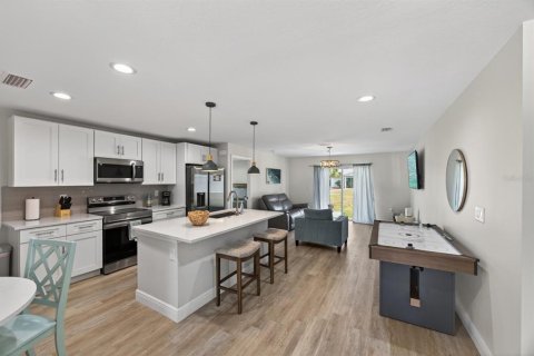 House in Port Charlotte, Florida 3 bedrooms, 117.99 sq.m. № 2329577 - photo 4