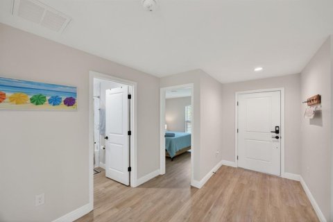 House in Port Charlotte, Florida 3 bedrooms, 117.99 sq.m. № 2329577 - photo 7