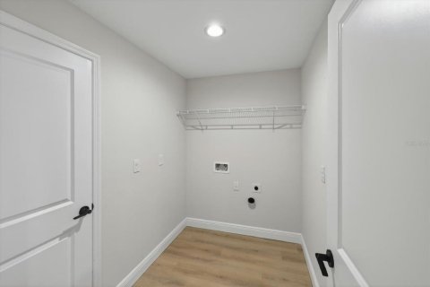 House in Port Charlotte, Florida 3 bedrooms, 117.99 sq.m. № 2329577 - photo 16