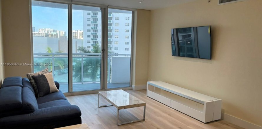 Condo à Hollywood, Floride, 1 chambre № 1857247