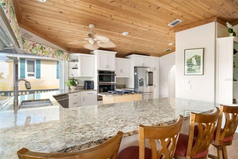 House in Sebastian, Florida 5 bedrooms, 195.84 sq.m. № 1346390 - photo 12