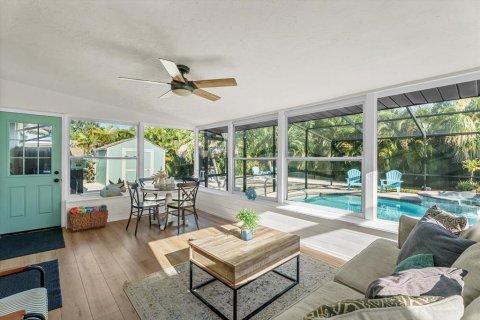 House in Bradenton, Florida 4 bedrooms, 176.61 sq.m. № 2396246 - photo 8