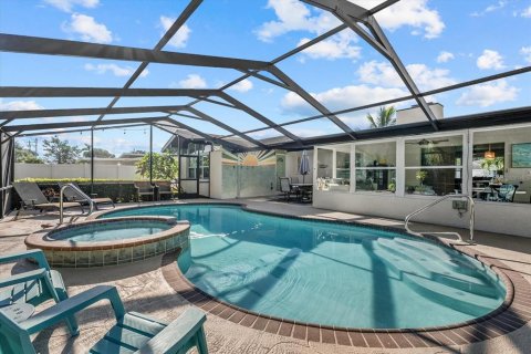 House in Bradenton, Florida 4 bedrooms, 176.61 sq.m. № 2396246 - photo 6
