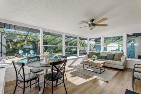 House in Bradenton, Florida 4 bedrooms, 176.61 sq.m. № 2396246 - photo 7
