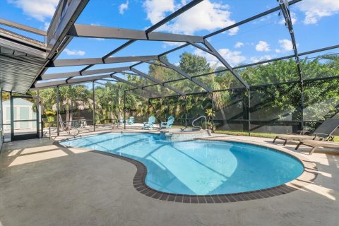 House in Bradenton, Florida 4 bedrooms, 176.61 sq.m. № 2396246 - photo 5