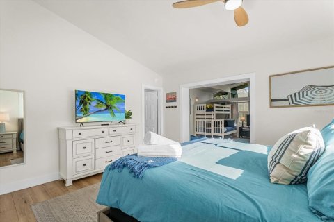 House in Bradenton, Florida 4 bedrooms, 176.61 sq.m. № 2396246 - photo 18