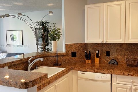 Copropriété à louer à Aventura, Floride: 1 chambre, 69.68 m2 № 2433884 - photo 9
