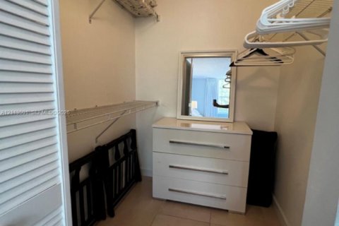 Copropriété à louer à Aventura, Floride: 1 chambre, 69.68 m2 № 2433884 - photo 16