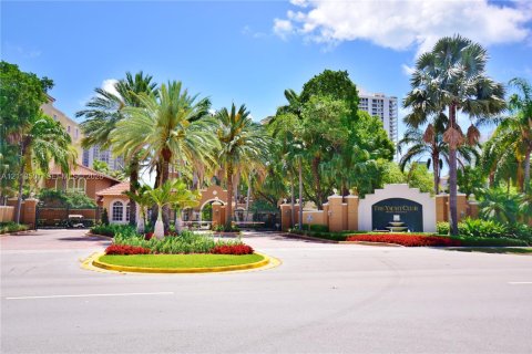 Copropriété à louer à Aventura, Floride: 1 chambre, 69.68 m2 № 2433884 - photo 2