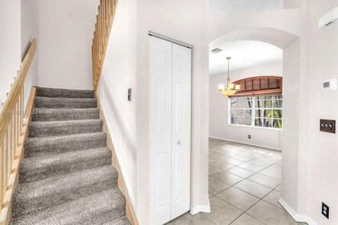 Купить виллу или дом в Купер-Сити, Флорида 4 спальни, 248.05м2, № 2043441 - фото 23