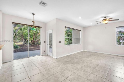 Купить виллу или дом в Купер-Сити, Флорида 4 спальни, 248.05м2, № 2043441 - фото 16