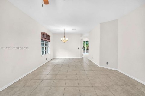 Купить виллу или дом в Купер-Сити, Флорида 4 спальни, 248.05м2, № 2043441 - фото 7