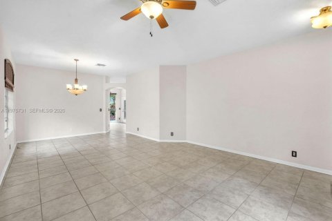 Купить виллу или дом в Купер-Сити, Флорида 4 спальни, 248.05м2, № 2043441 - фото 8