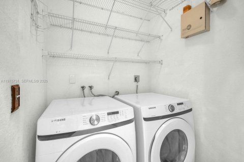 Купить виллу или дом в Купер-Сити, Флорида 4 спальни, 248.05м2, № 2043441 - фото 21