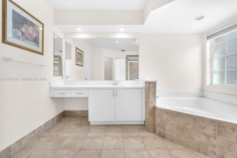 Купить виллу или дом в Купер-Сити, Флорида 4 спальни, 248.05м2, № 2043441 - фото 25