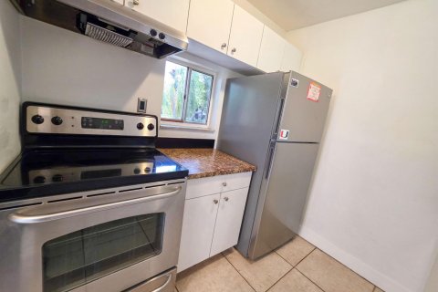 Купить кондоминиум в Лодерхилл, Флорида 4 комнаты, 73.95м2, № 2083069 - фото 3