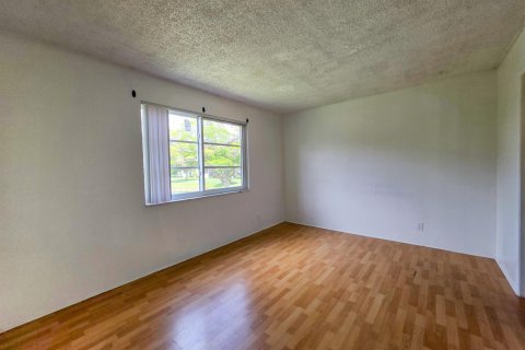Купить кондоминиум в Лодерхилл, Флорида 4 комнаты, 73.95м2, № 2083069 - фото 10