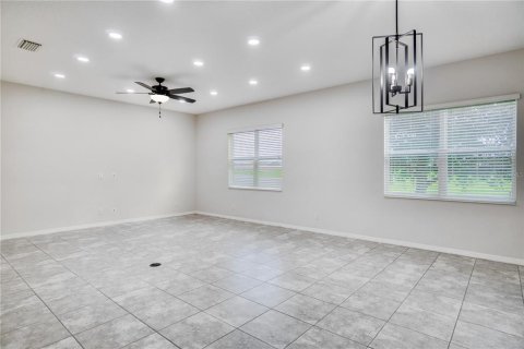 Villa ou maison à vendre à Apopka, Floride: 3 chambres, 216.83 m2 № 2419230 - photo 7