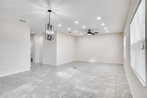 Villa ou maison à vendre à Apopka, Floride: 3 chambres, 216.83 m2 № 2419230 - photo 6