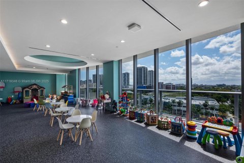 Condo in Miami, Florida, 2 bedrooms  № 2079522 - photo 30