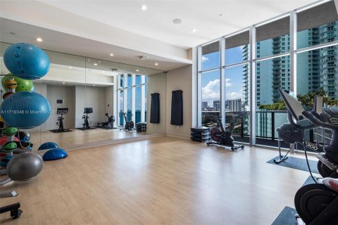 Condo in Miami, Florida, 2 bedrooms  № 2079522 - photo 25