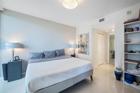 Condo in Miami, Florida, 2 bedrooms  № 2079522 - photo 6