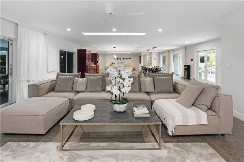 Купить виллу или дом в Холливуд, Флорида 4 спальни, 378.86м2, № 1977499 - фото 16