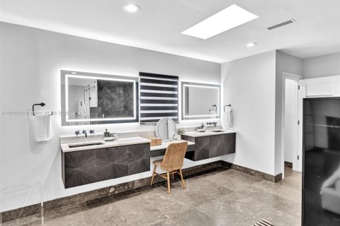 Купить виллу или дом в Холливуд, Флорида 4 спальни, 378.86м2, № 1977499 - фото 26