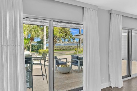 Купить виллу или дом в Холливуд, Флорида 4 спальни, 378.86м2, № 1977499 - фото 10