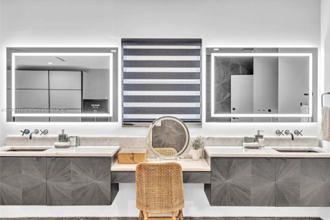 Купить виллу или дом в Холливуд, Флорида 4 спальни, 378.86м2, № 1977499 - фото 25