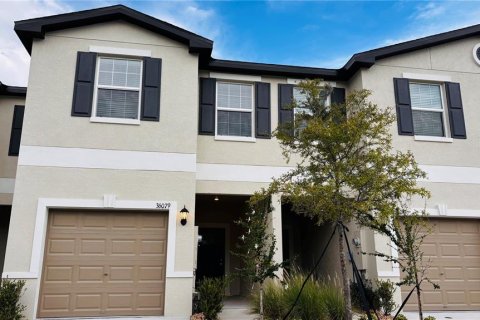 Adosado en alquiler en Zephyrhills, Florida, 3 dormitorios, 151.8 m2 № 1913702 - foto 1