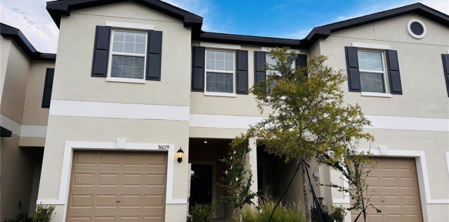 Adosado en Zephyrhills, Florida 3 dormitorios, 151.8 m2 № 1913702