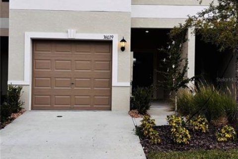 Adosado en alquiler en Zephyrhills, Florida, 3 dormitorios, 151.8 m2 № 1913702 - foto 2