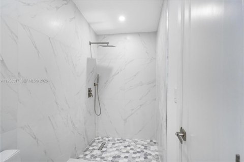 Villa ou maison à vendre à Miami, Floride: 3 chambres, 146.41 m2 № 2011955 - photo 22