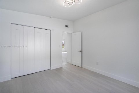 Villa ou maison à vendre à Miami, Floride: 3 chambres, 146.41 m2 № 2011955 - photo 29