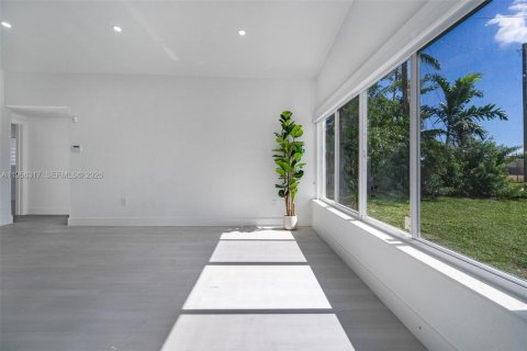 Villa ou maison à vendre à Miami, Floride: 3 chambres, 146.41 m2 № 2011955 - photo 5